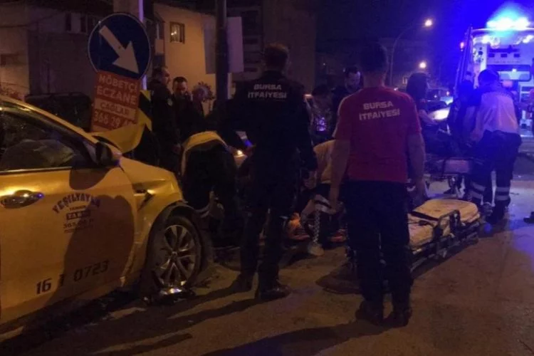 Bursa'da hastane yolunda feci kaza: 6 yaralı
