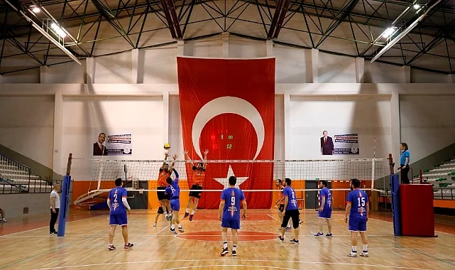 Bursa'da kurumlar arası voleybol turnuvası sona erdi