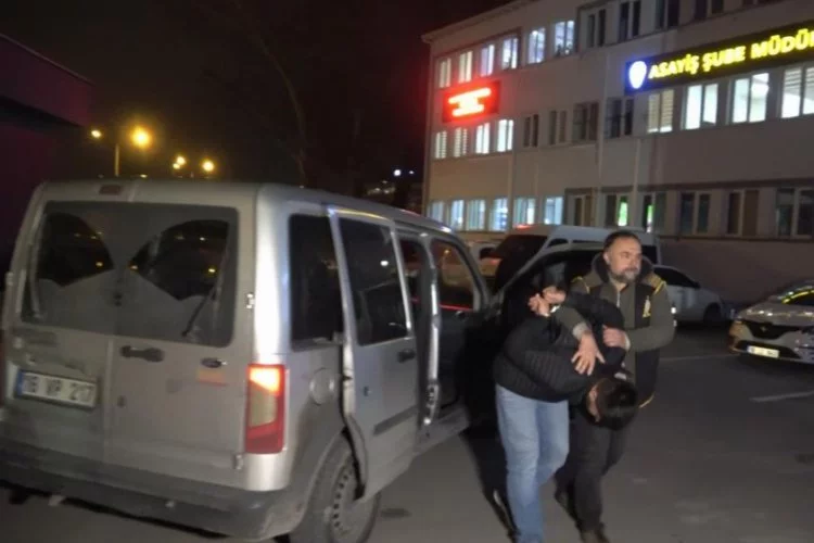 Bursa'da kuyumcu soyguncuları yakalandı