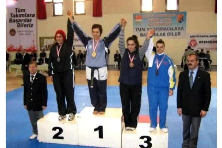 Bursa'da milli sporcu kadın muhtar şampiyonlar yetiştiriyor
