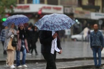 Bursa'da sağanak yağış ve dolu hayatı felç etti