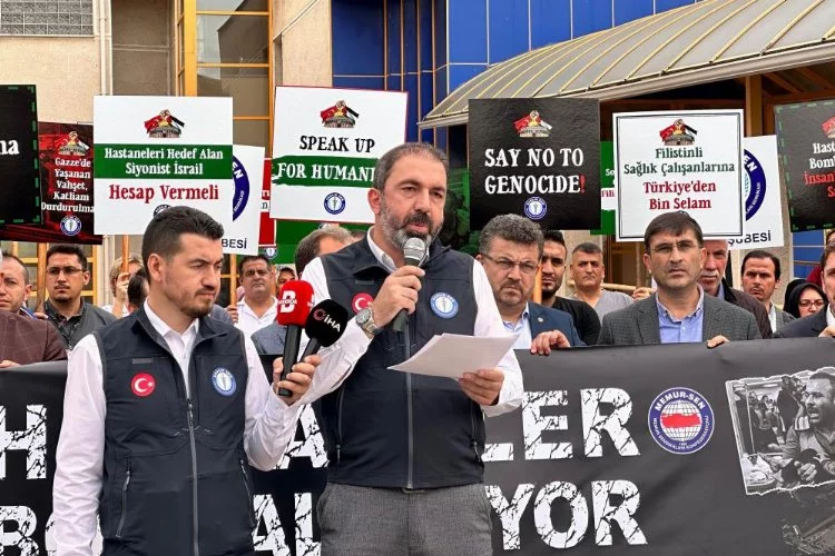 Bursa'da sağlık çalışanları Filistin için tek yürek oldu