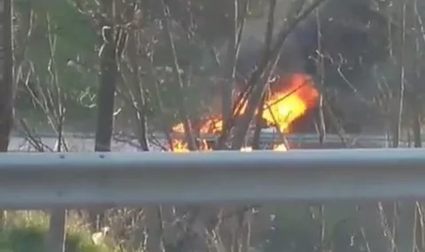 Bursa'da seyir halindeki otomobil alev alev yandı  