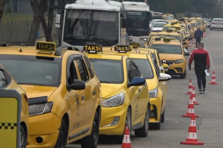 Bursa'da taksicilerin taksimetre kuyruğu