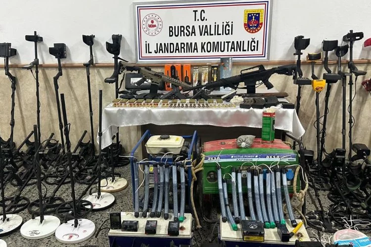 Bursa'da tarihi eser kaçakçısı aileye operasyon