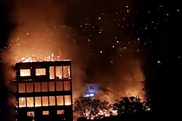 Bursa'da tarihi ipekçilik fabrikasında büyük yangın