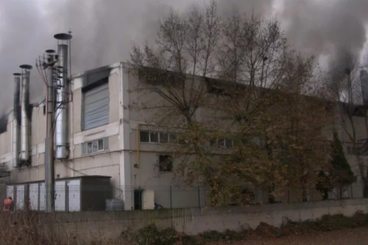 Bursa'da tekstil fabrikasında çıkan yangın kontrol altına alındı