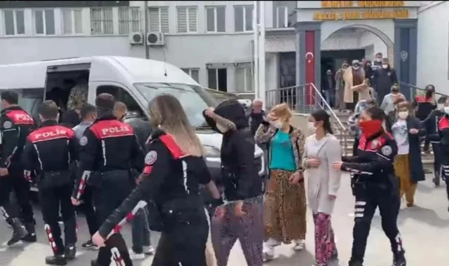 Bursa'da tokalı-filmli kadın hırsızlık çetesine şafak baskını 