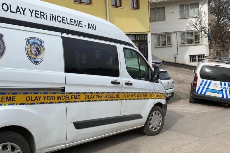 Bursa'da üvey babasını kalbinden bıçakladı