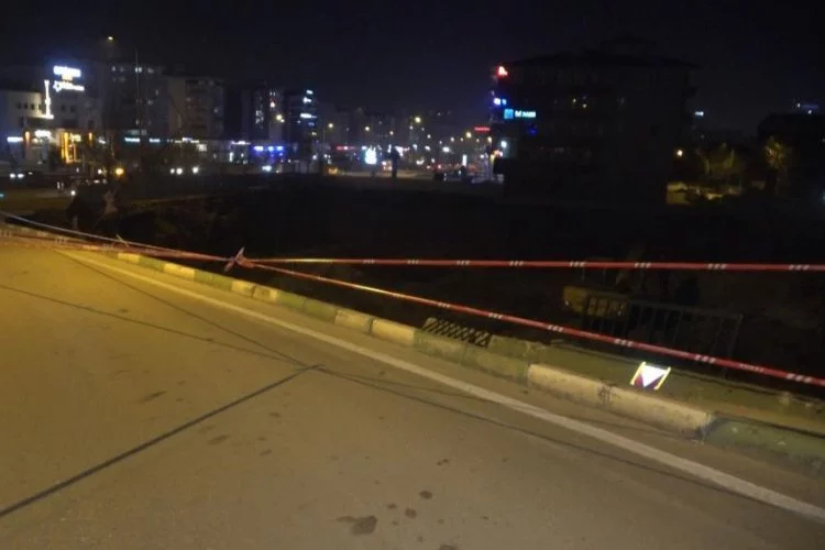 Bursa’da yol çöktü, ulaşım trafiğe kapatıldı