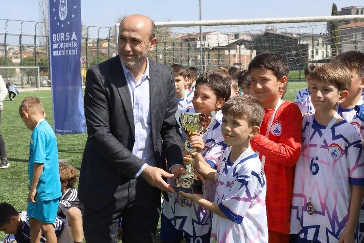 Bursa'daki Futbol Şenliği’nde kupalar sahiplerini buldu