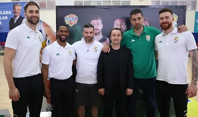 Bursaspor Basketbol Takımı, üç oyuncusuyla sözleşme yeniledi  