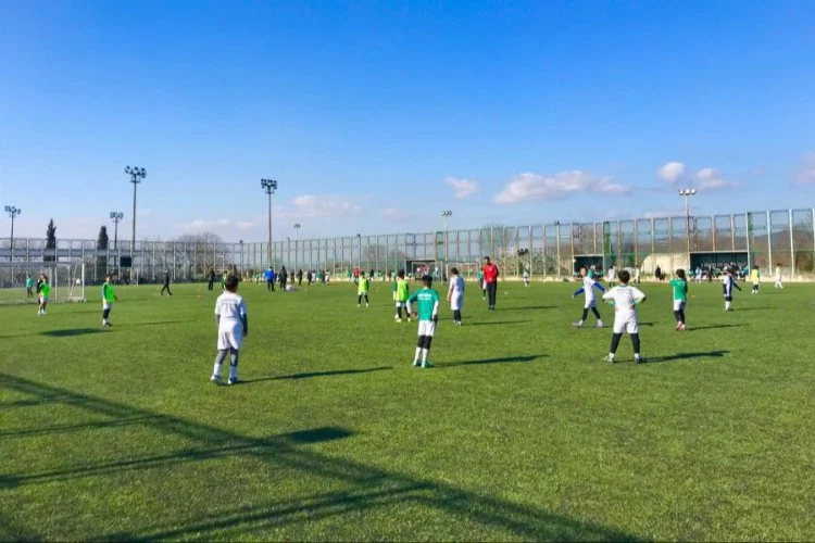 Bursaspor Futbol Okulları, futbol şöleninde bir araya geldi