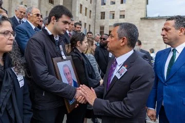 CHP lideri Özel, Bahçeci'nin cenazesine katıldı
