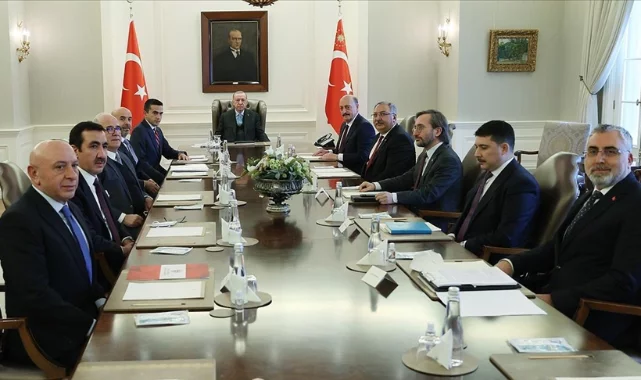 Cumhurbaşkanı Erdoğan, TİSK Başkanı Akkol ve yönetim kurulu üyelerini kabul etti 