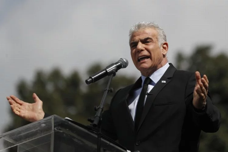 Lapid: "İsrail devleti sorumsuz delilerin rehinesi haline geldi"