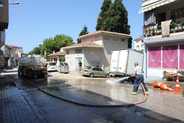 Mudanya'da temizlik çalışmaları devam ediyor