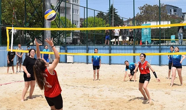 Nilüfer Spor Şenlikleri’nde oryantiring ve plaj voleybolu heyecanı  