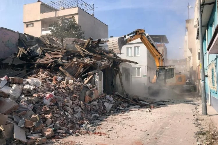 Osmangazi'de etruk binalar huzur ortamı için yıkılıyor