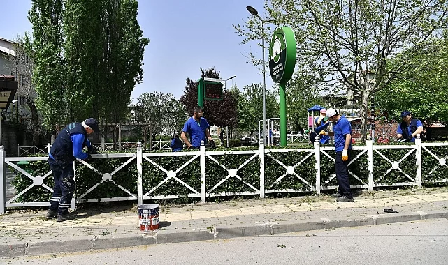 Osmangazi'de parklara 'bahar' bakımı titizlikle sürüyor