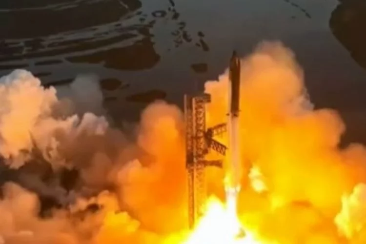 SpaceX’in Starship roketi kalkıştan sonra patladı
