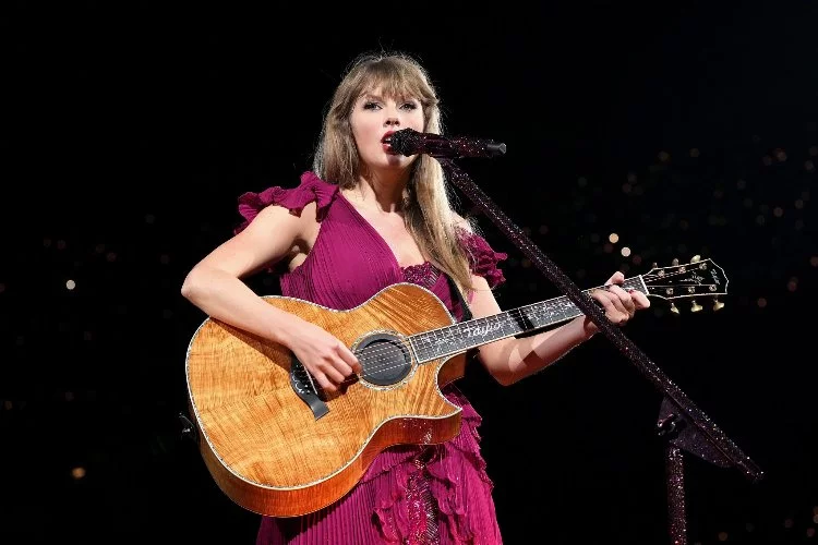 Taylor Swift'e turne şoku: Konser alanında hayatını kaybetti